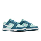 Nike Dunk Low Geode Teal – lifestyle foto | Purekickz