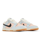 Nike Dunk Low Glacier Blue Arctic Orange (W) – lifestyle foto | Purekickz