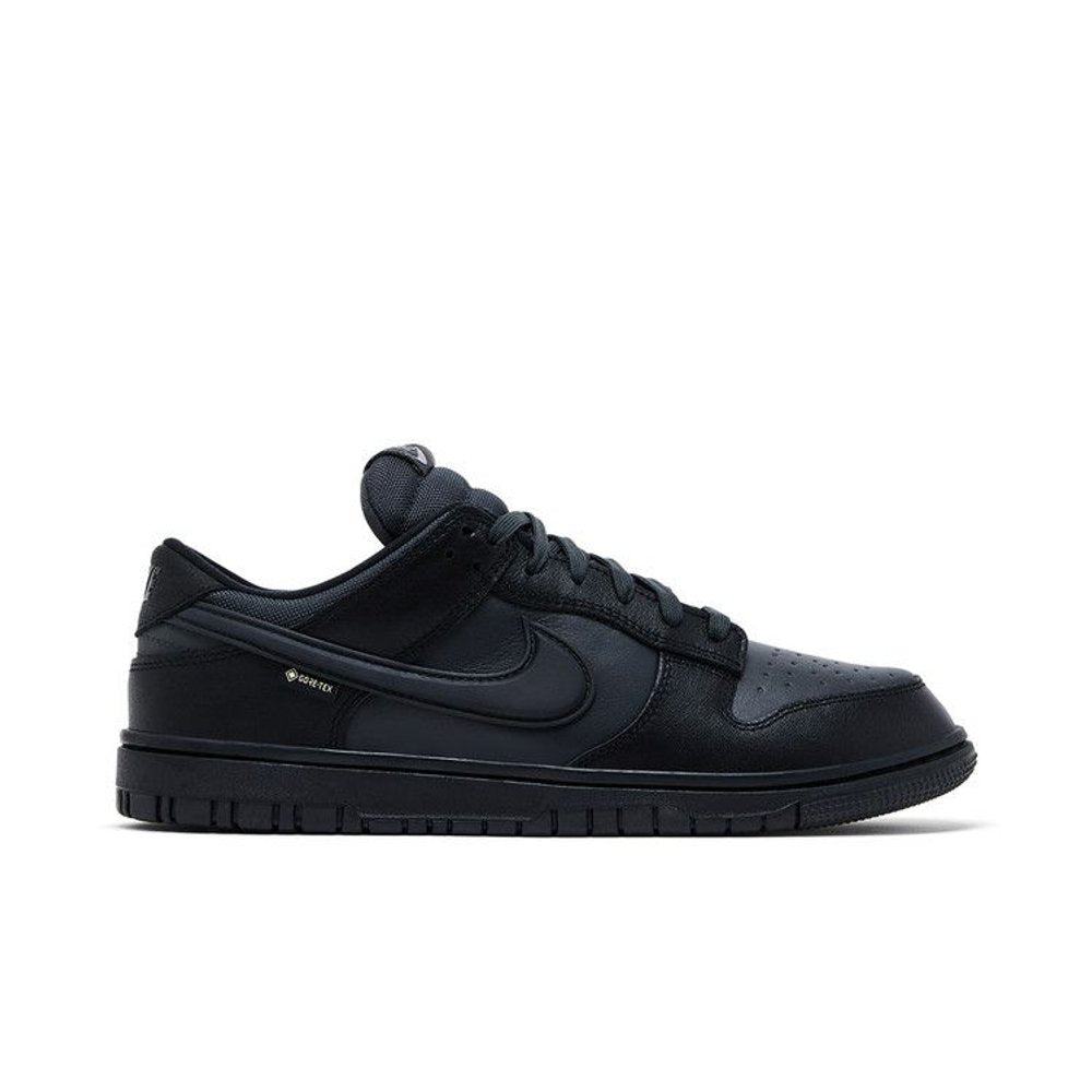 Nike Dunk Low Gore-Tex Triple Black – boční pohled | Purekickz