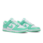 Nike Dunk Low Green Glow – lifestyle foto | Purekickz