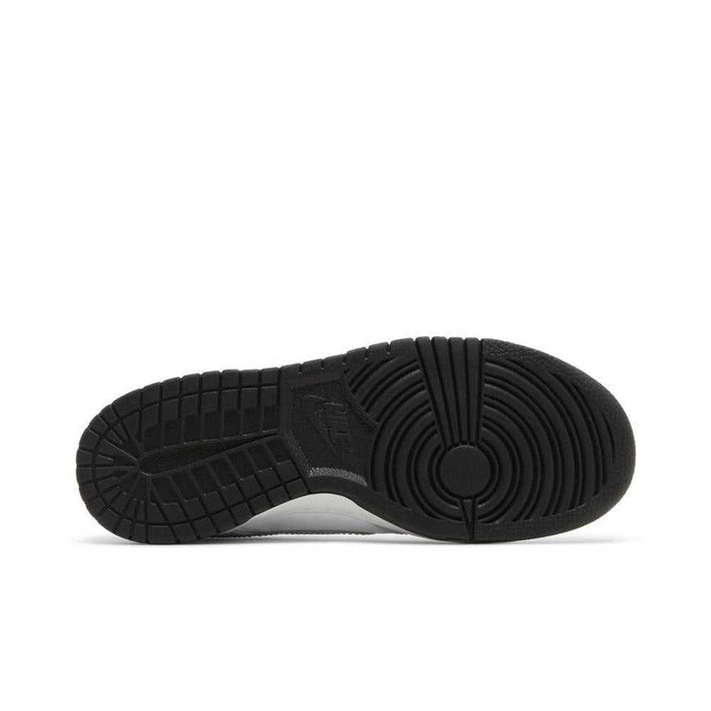 Nike Dunk Low Grey Green Strike (GS) – zadní pohled | Purekickz