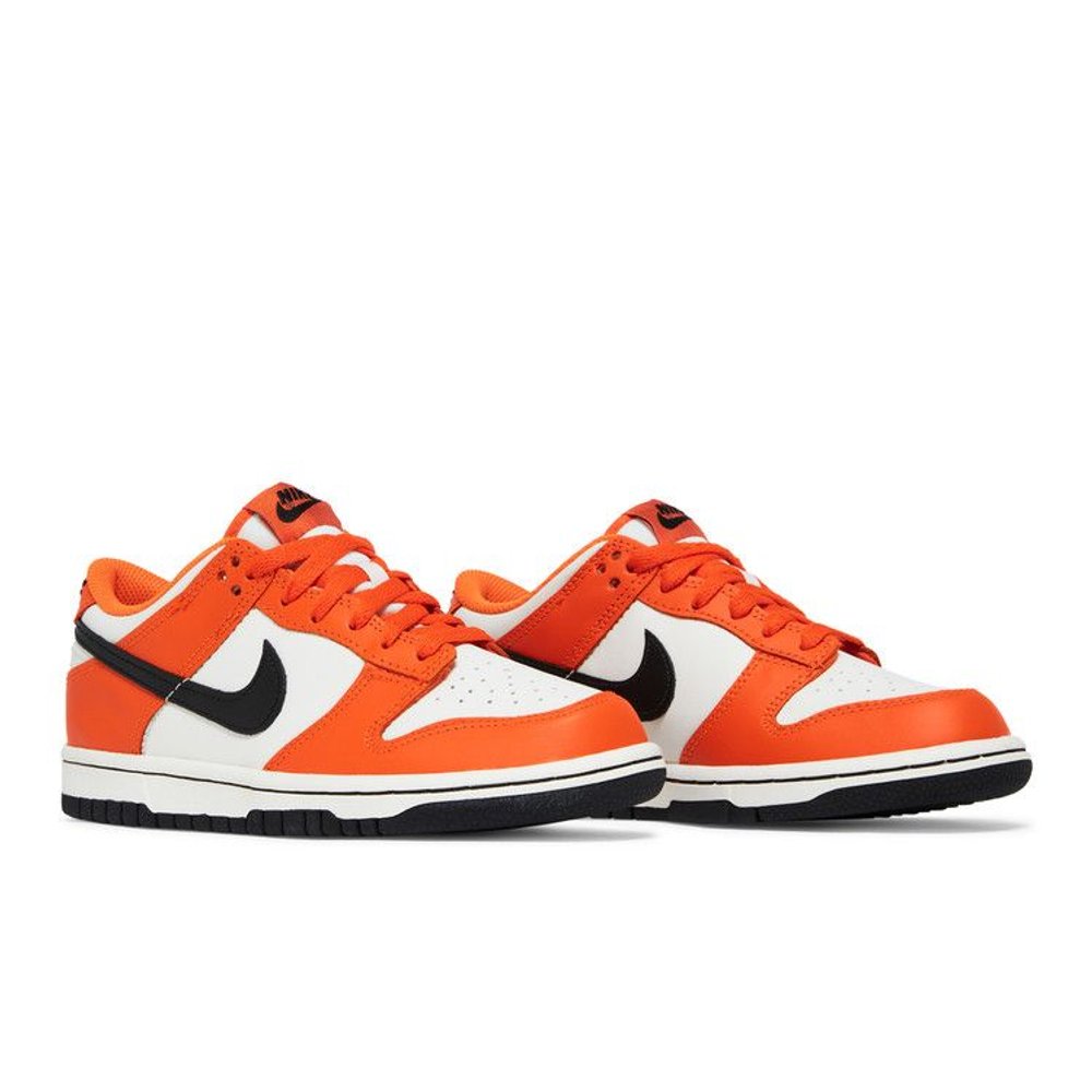 Nike Dunk Low Halloween (2022) (GS) – lifestyle foto | Purekickz