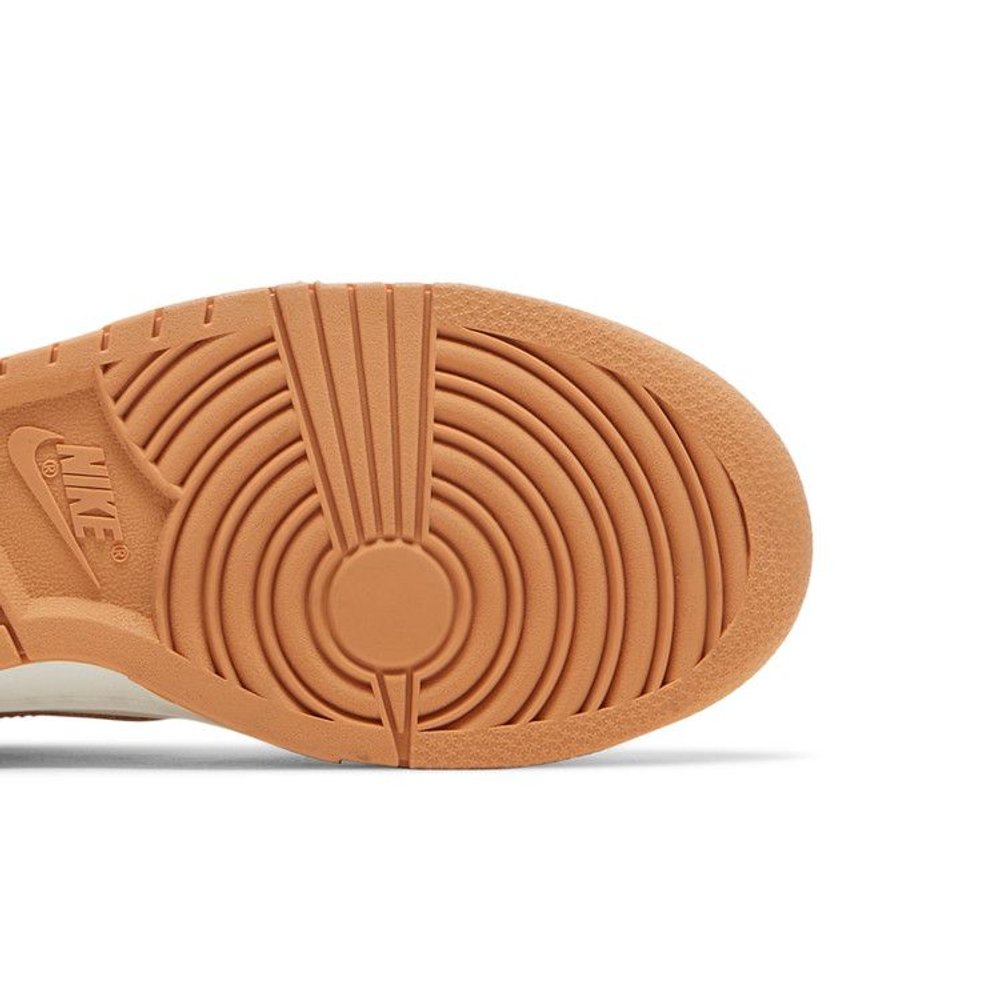 Nike Dunk Low Harvest Moon (W) – pohled shora | Purekickz