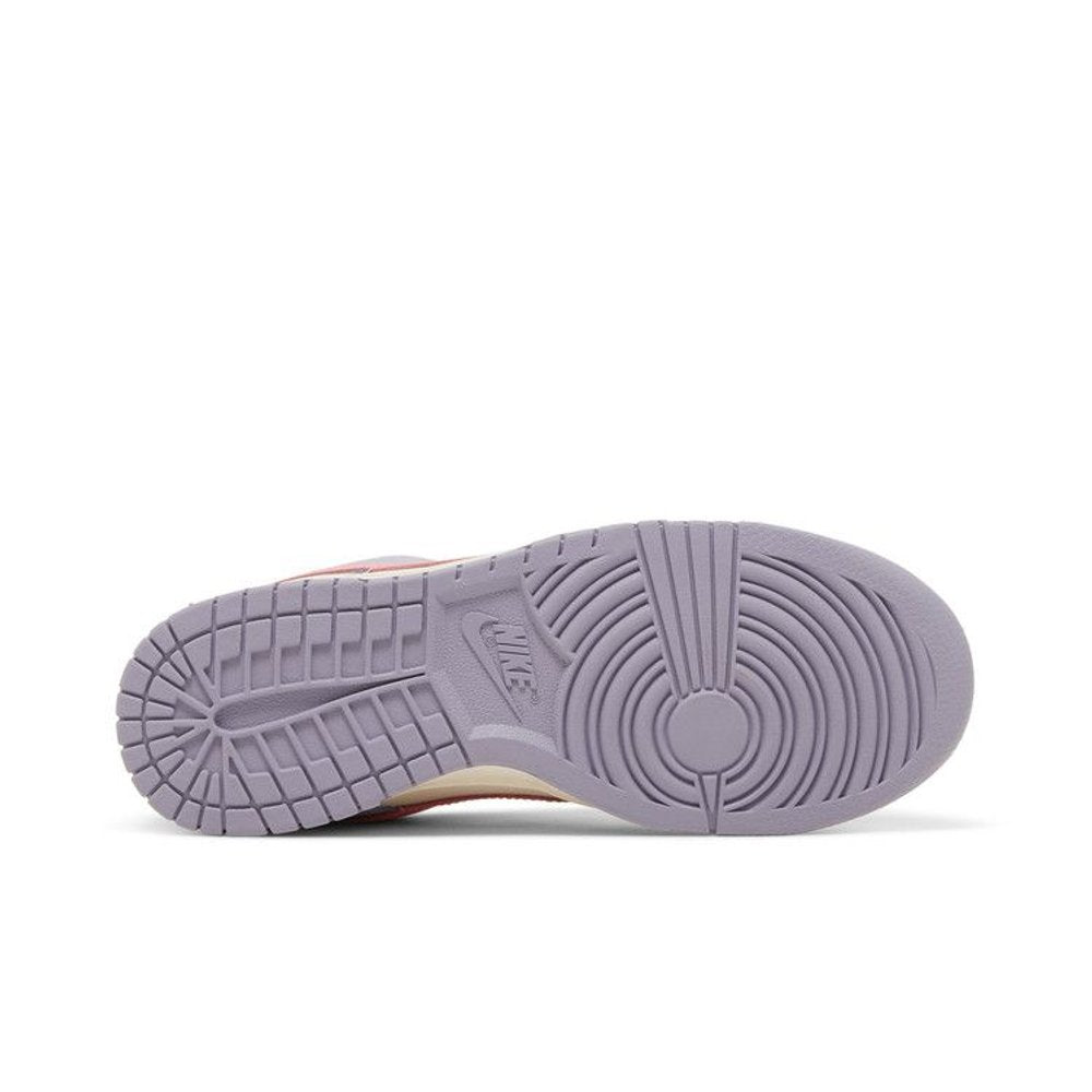 Nike Dunk Low Indigo Haze (W) – zadní pohled | Purekickz