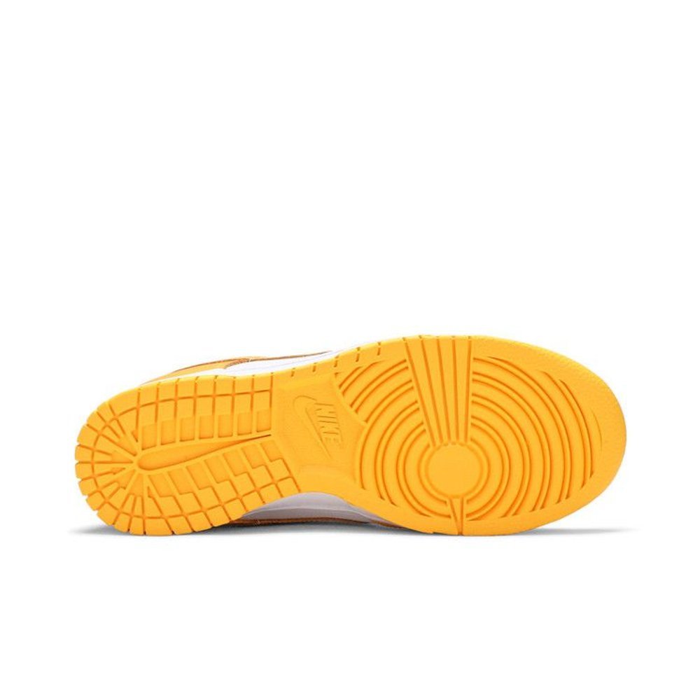 Nike Dunk Low Laser Orange – zadní pohled | Purekickz