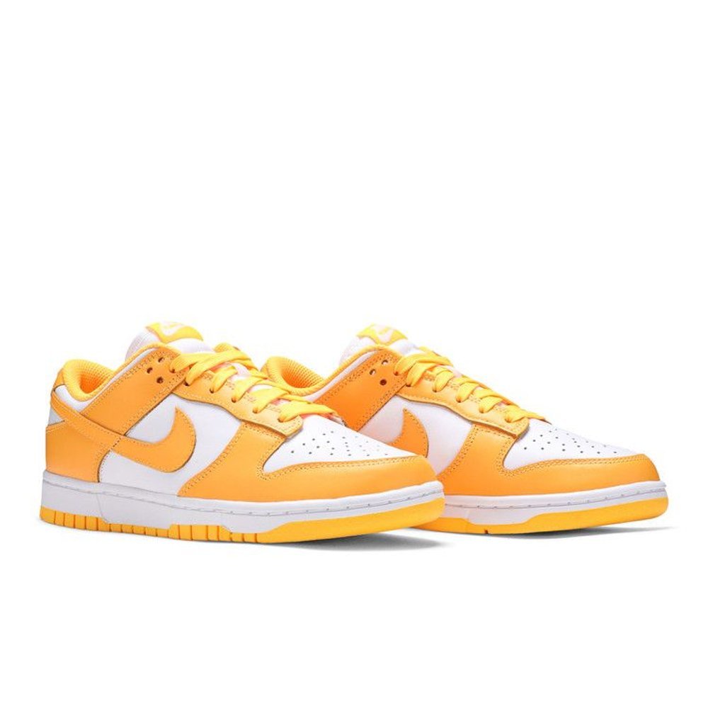 Nike Dunk Low Laser Orange – lifestyle foto | Purekickz