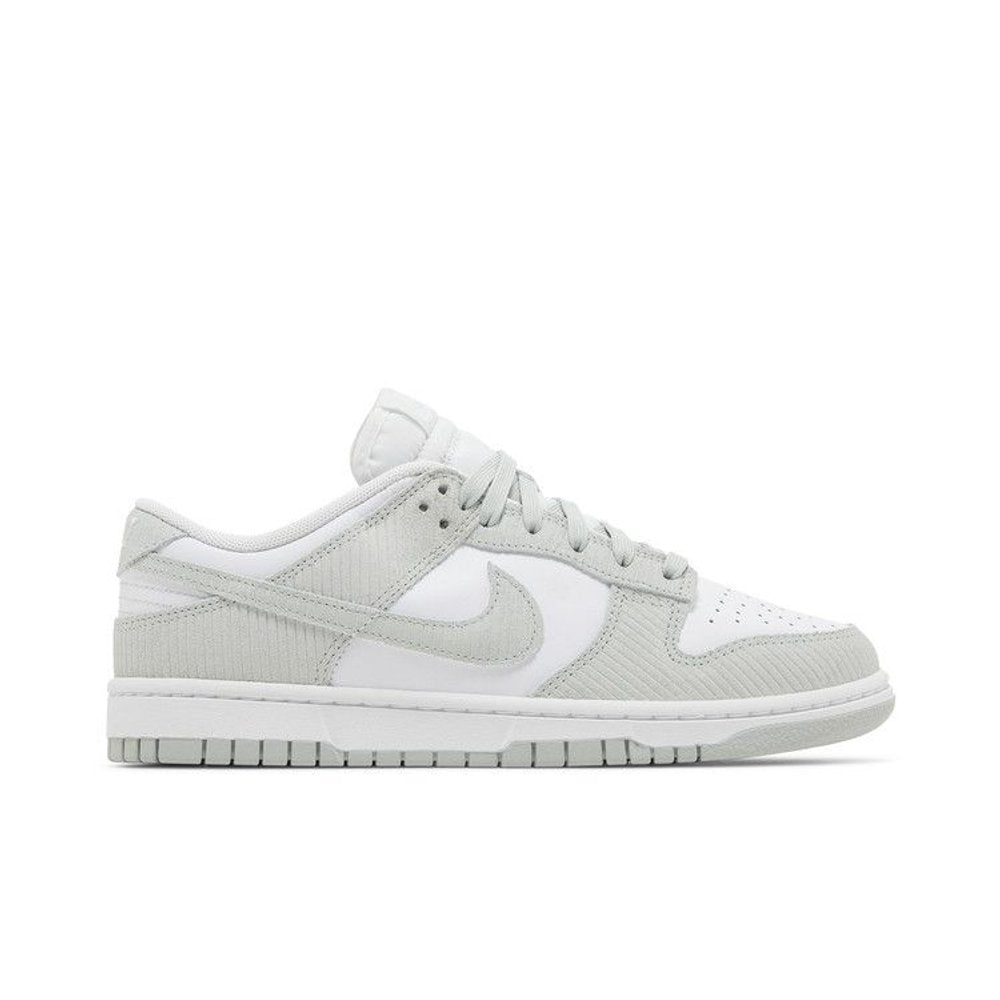 Nike Dunk Low Light Silver Corduroy (W) – boční pohled | Purekickz
