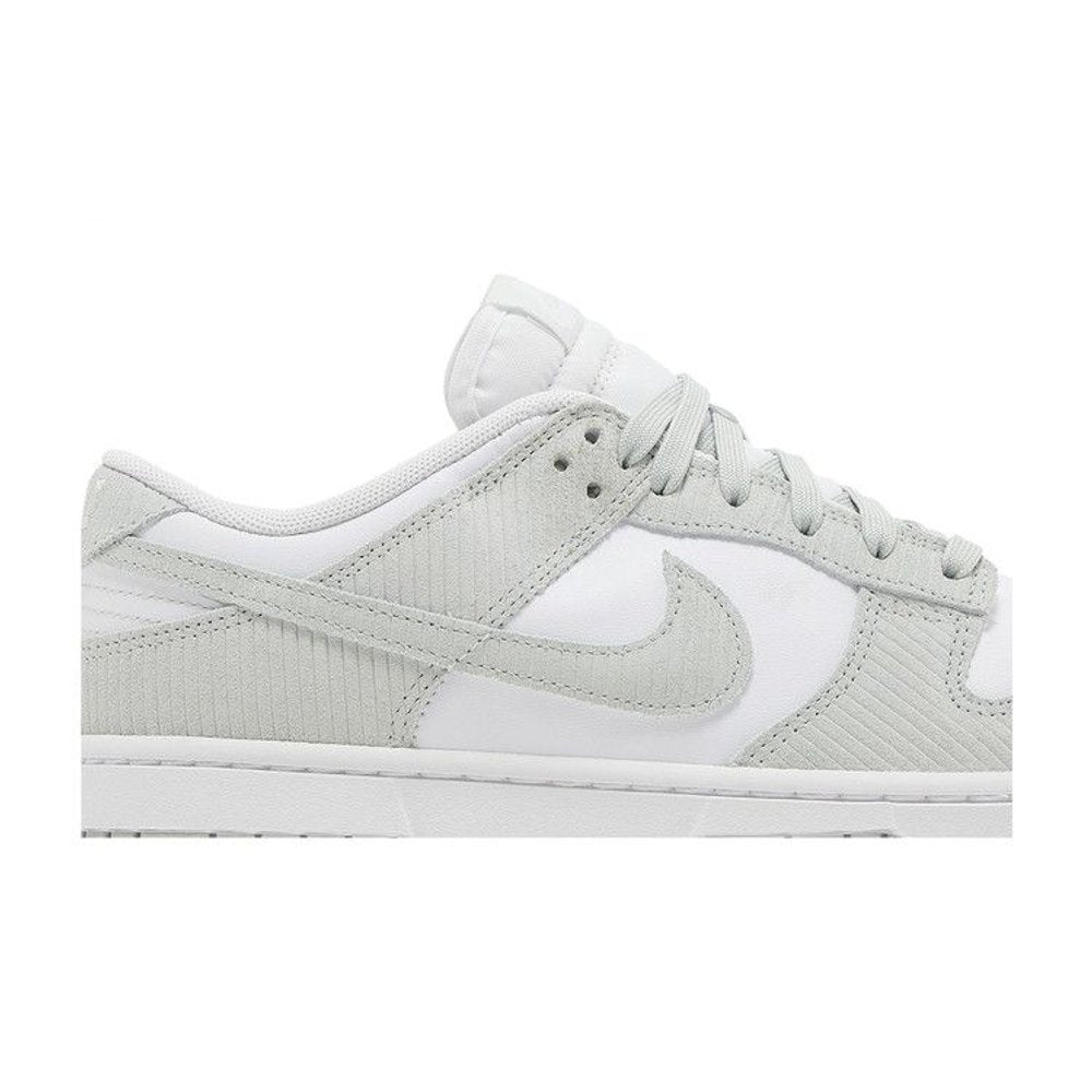 Nike Dunk Low Light Silver Corduroy (W) – detail | Purekickz