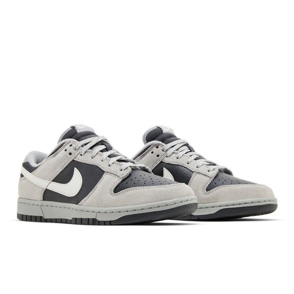 Nike Dunk Low Light Smoke Grey Anthracite – lifestyle foto | Purekickz