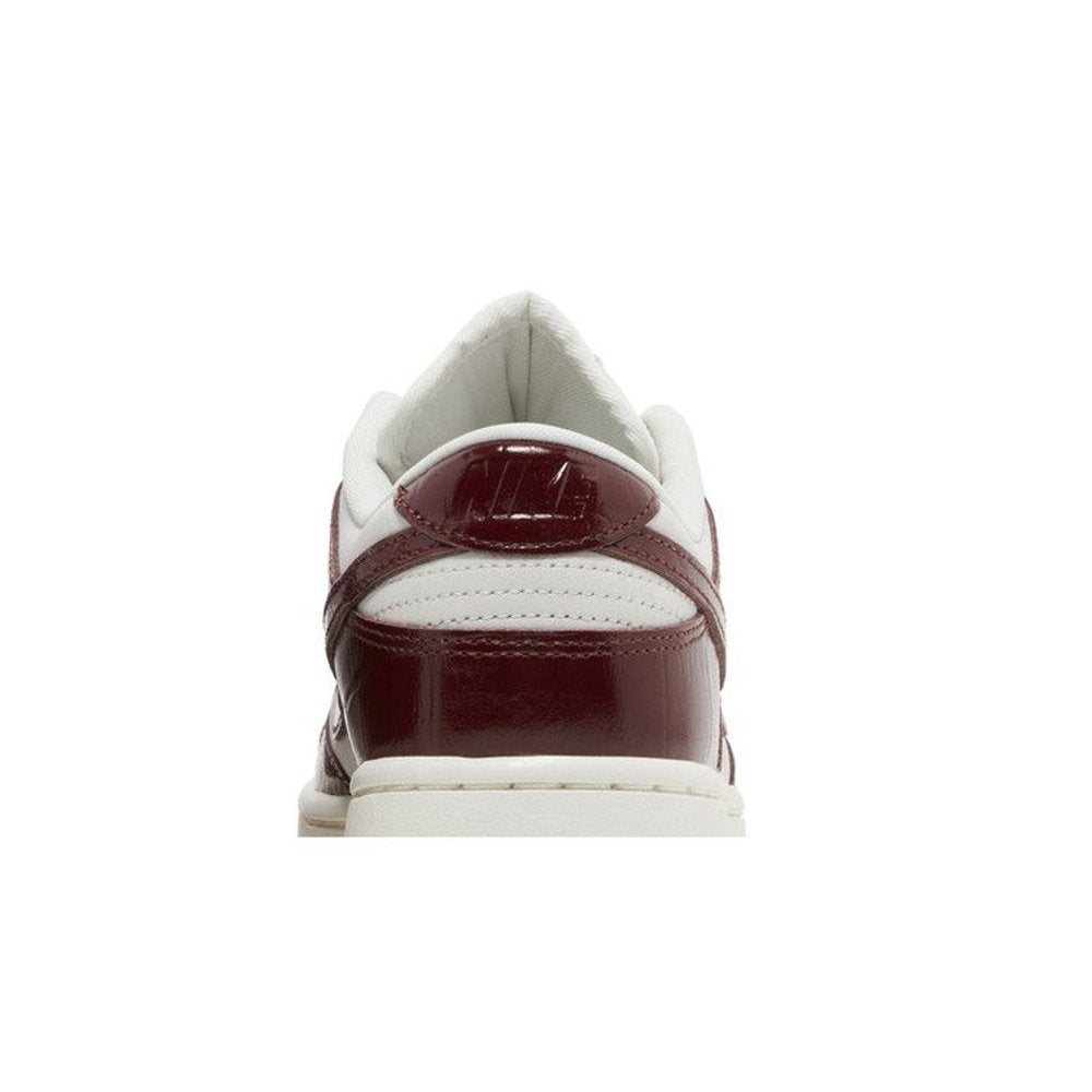 Nike Dunk Low LX Dark Team Red Croc (W) – detail materiálu | Purekickz