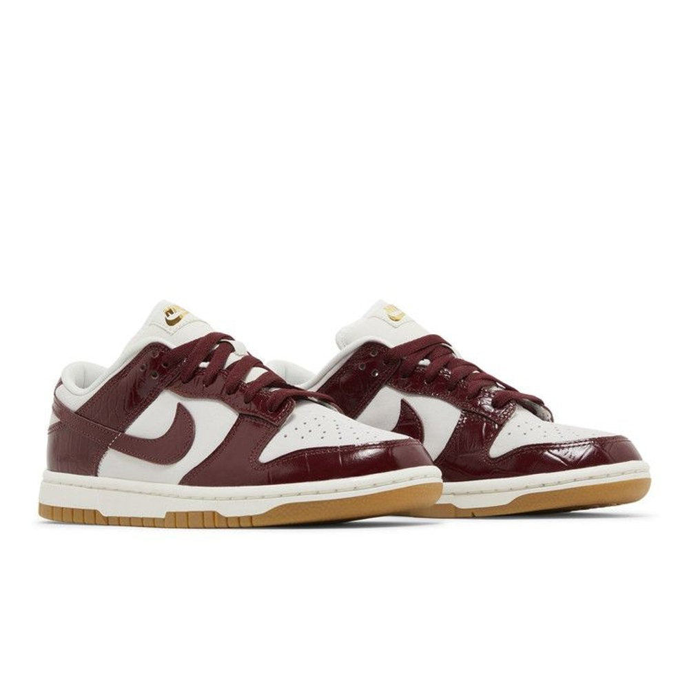 Nike Dunk Low LX Dark Team Red Croc (W) – lifestyle foto | Purekickz