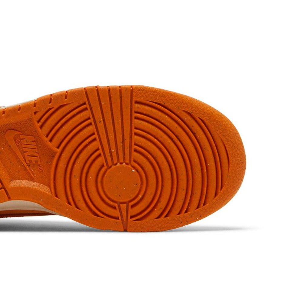 Nike Dunk Low Magma Orange (W) – pohled shora | Purekickz
