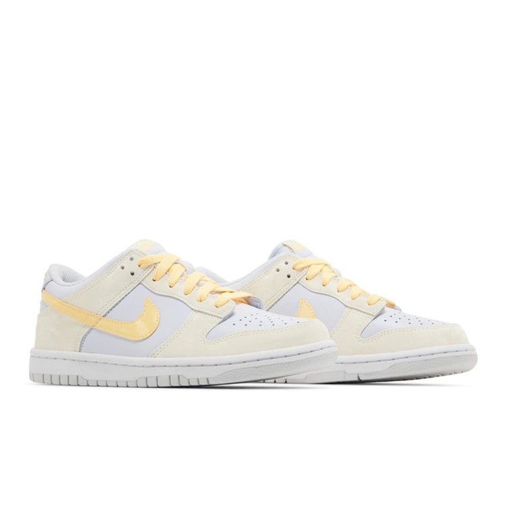 Nike Dunk Low Melon Tint (GS) – lifestyle foto | Purekickz
