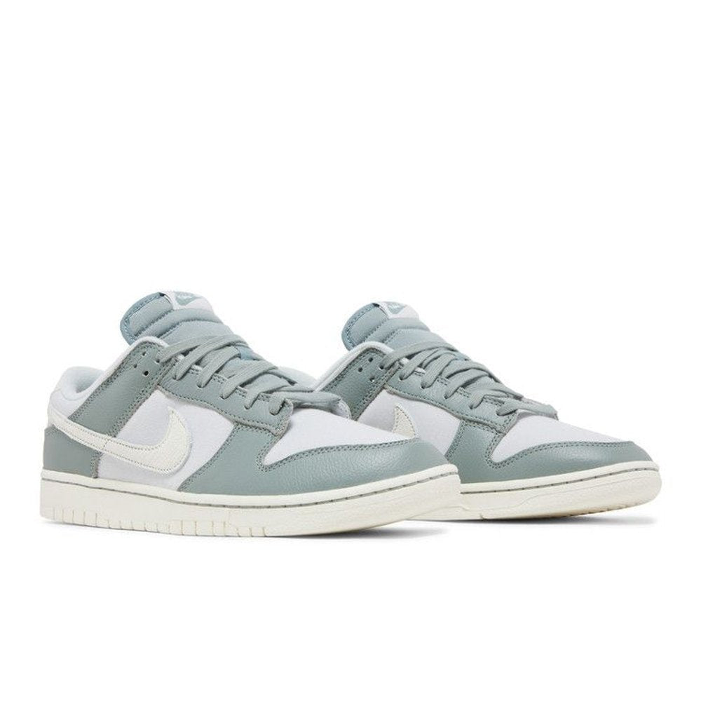 Nike Dunk Low Mica Green – lifestyle foto | Purekickz