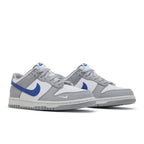 Nike Dunk Low Mini Swoosh Wolf Grey Game Royal (GS) – lifestyle foto | Purekickz