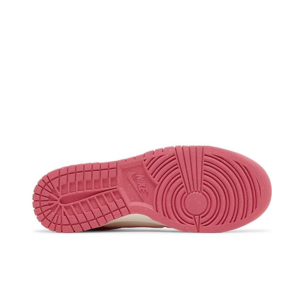 Nike Dunk Low Next Nature Aster Pink (W) – zadní pohled | Purekickz