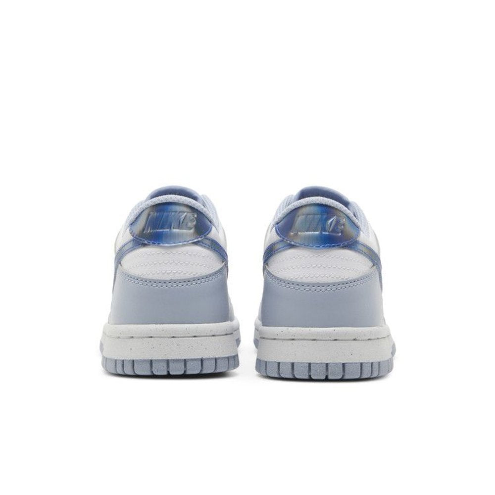 Nike Dunk Low Next Nature Blue Whisper Iridescent (GS) – podrážka | Purekickz