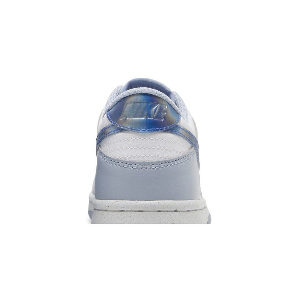 Nike Dunk Low Next Nature Blue Whisper Iridescent (GS) – detail materiálu | Purekickz