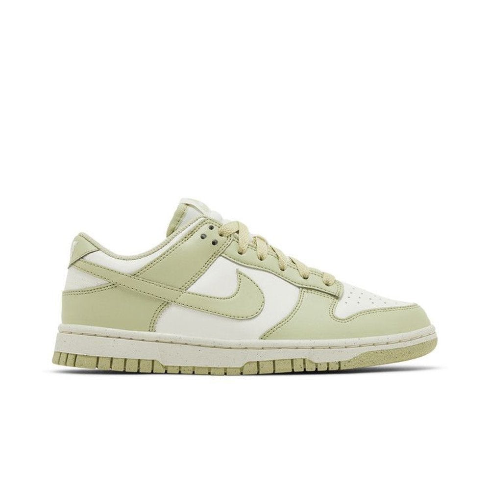 Nike Dunk Low Next Nature Olive Aura (W) – boční pohled | Purekickz