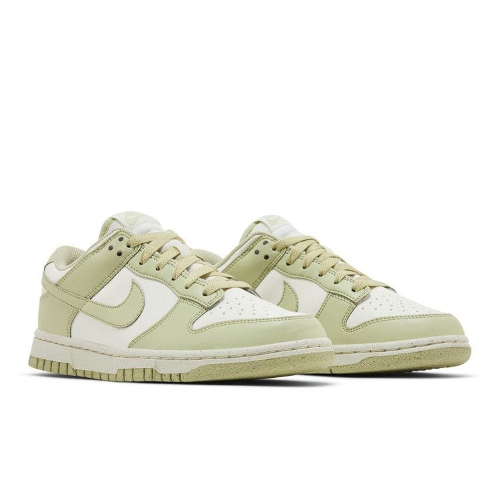 Nike Dunk Low Next Nature Olive Aura (W) – lifestyle foto | Purekickz