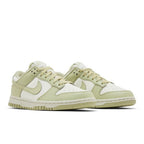 Nike Dunk Low Next Nature Olive Aura (W) – lifestyle foto | Purekickz