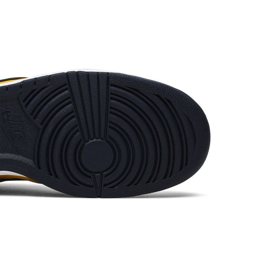 Nike Dunk Low Off-White University Gold – pohled shora | Purekickz
