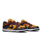 Nike Dunk Low Off-White University Gold – lifestyle foto | Purekickz