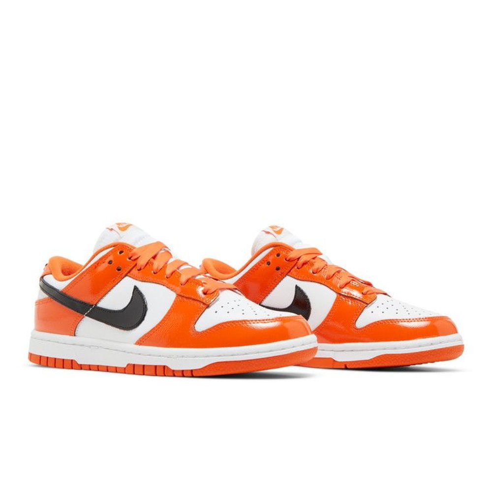 Nike Dunk Low Patent Halloween (2022) (W) – lifestyle foto | Purekickz