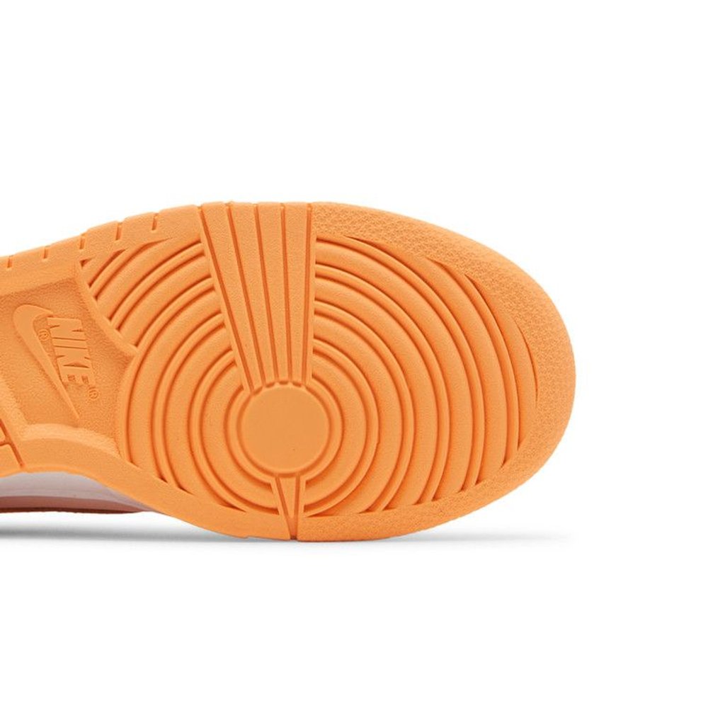 Nike Dunk Low Peach Cream (Women's) – pohled shora | Purekickz