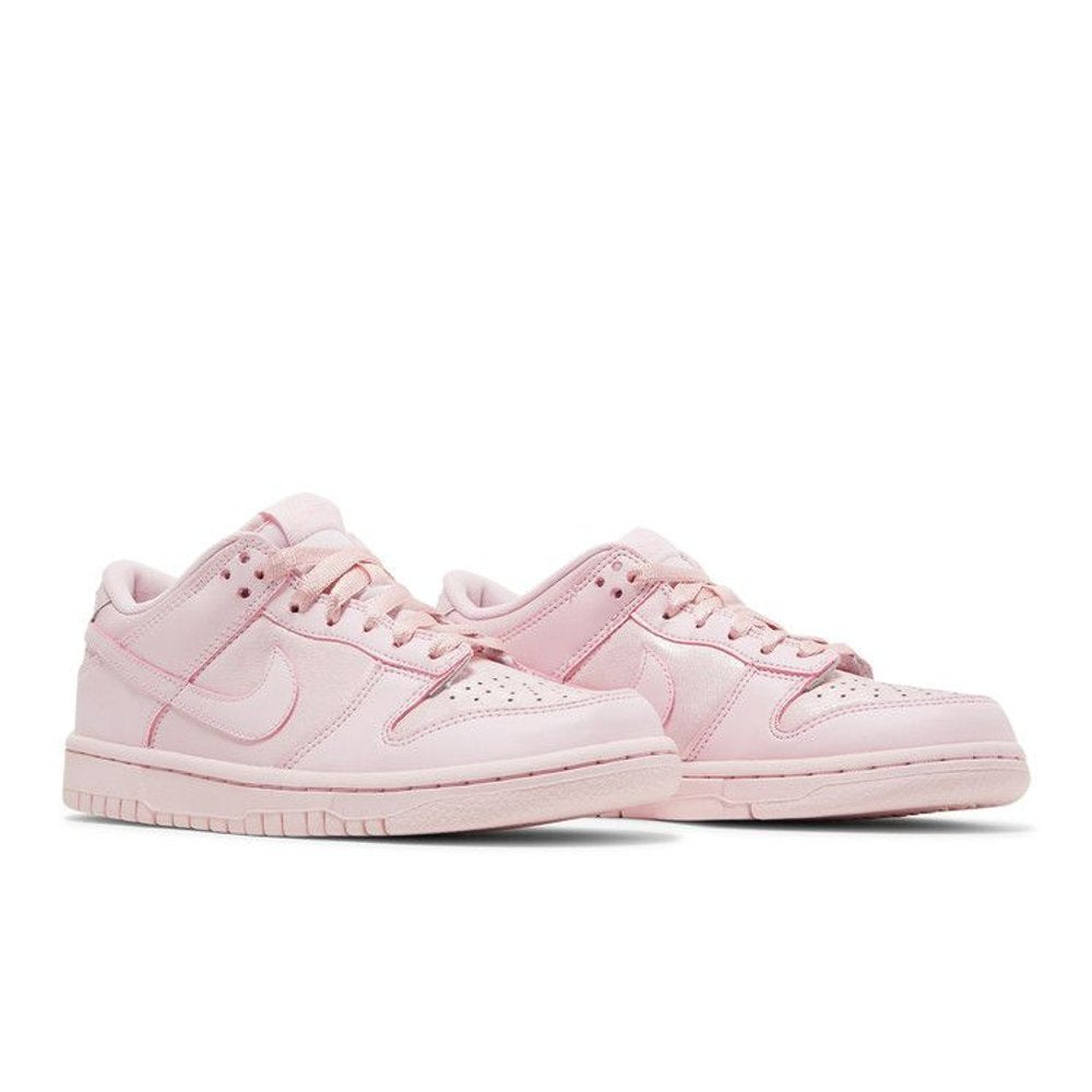 Nike Dunk Low Prism Pink (GS) – lifestyle foto | Purekickz