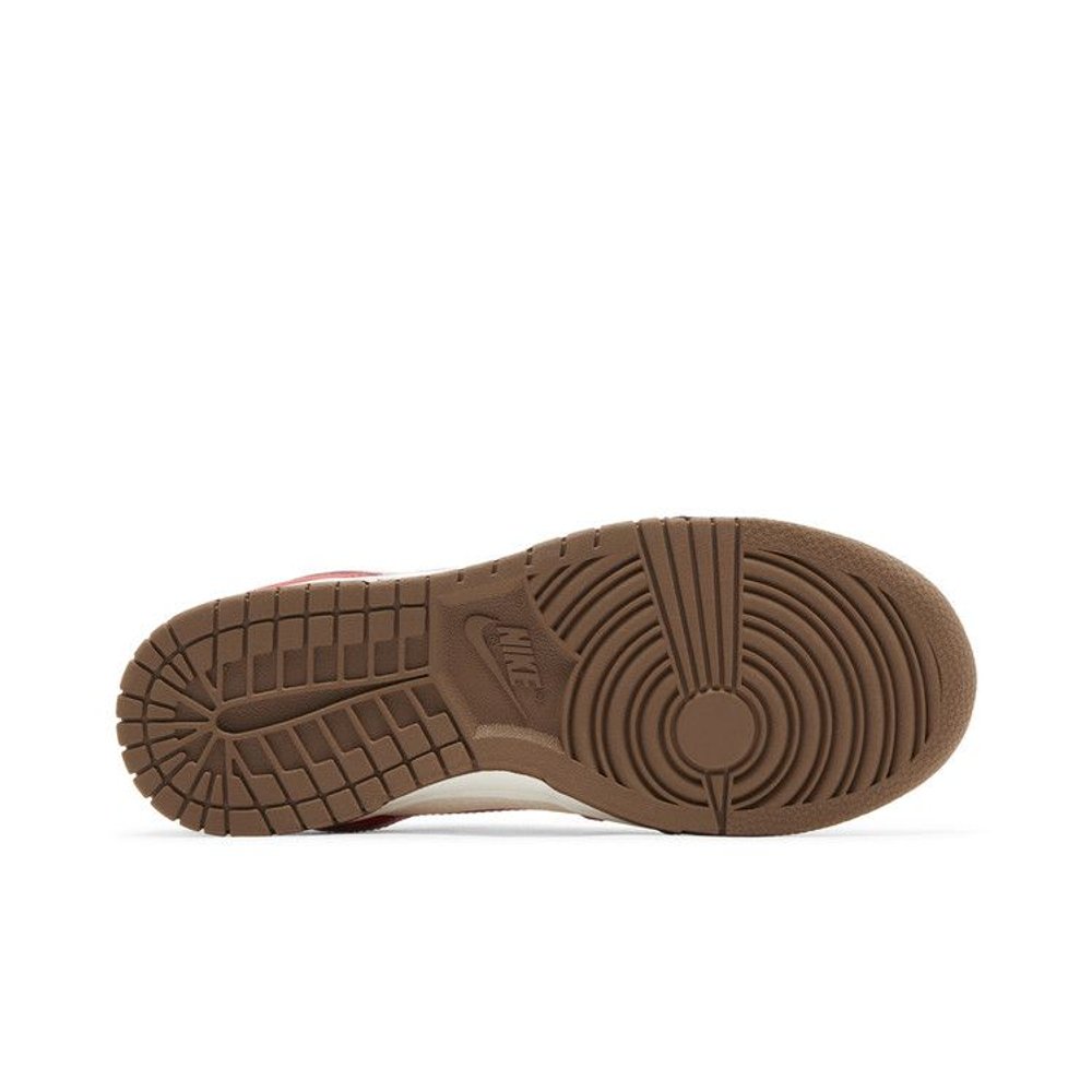 Nike Dunk Low PRM Bacon – zadní pohled | Purekickz
