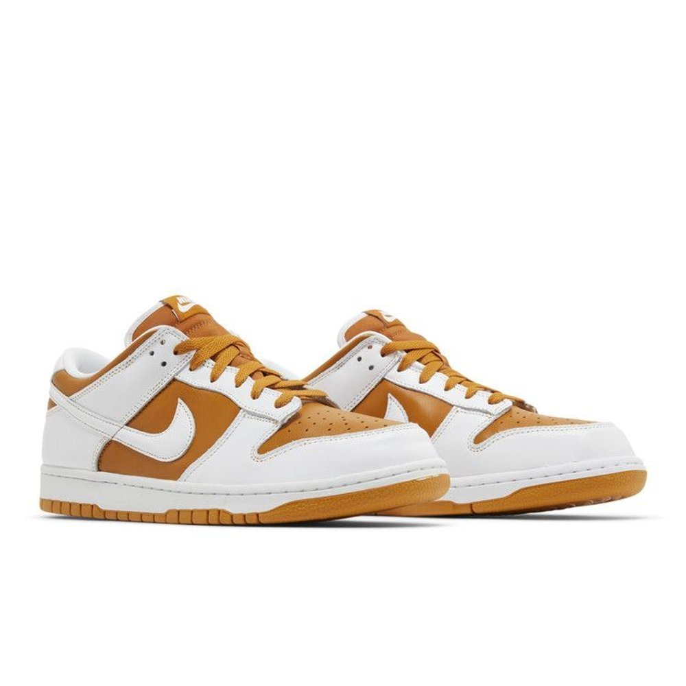 Nike Dunk Low QS CO.JP Reverse Curry (2024) – lifestyle foto | Purekickz