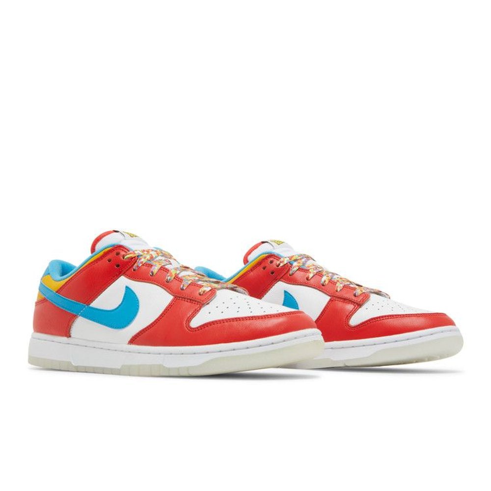 Nike Dunk Low QS LeBron James Fruity Pebbles – lifestyle foto | Purekickz