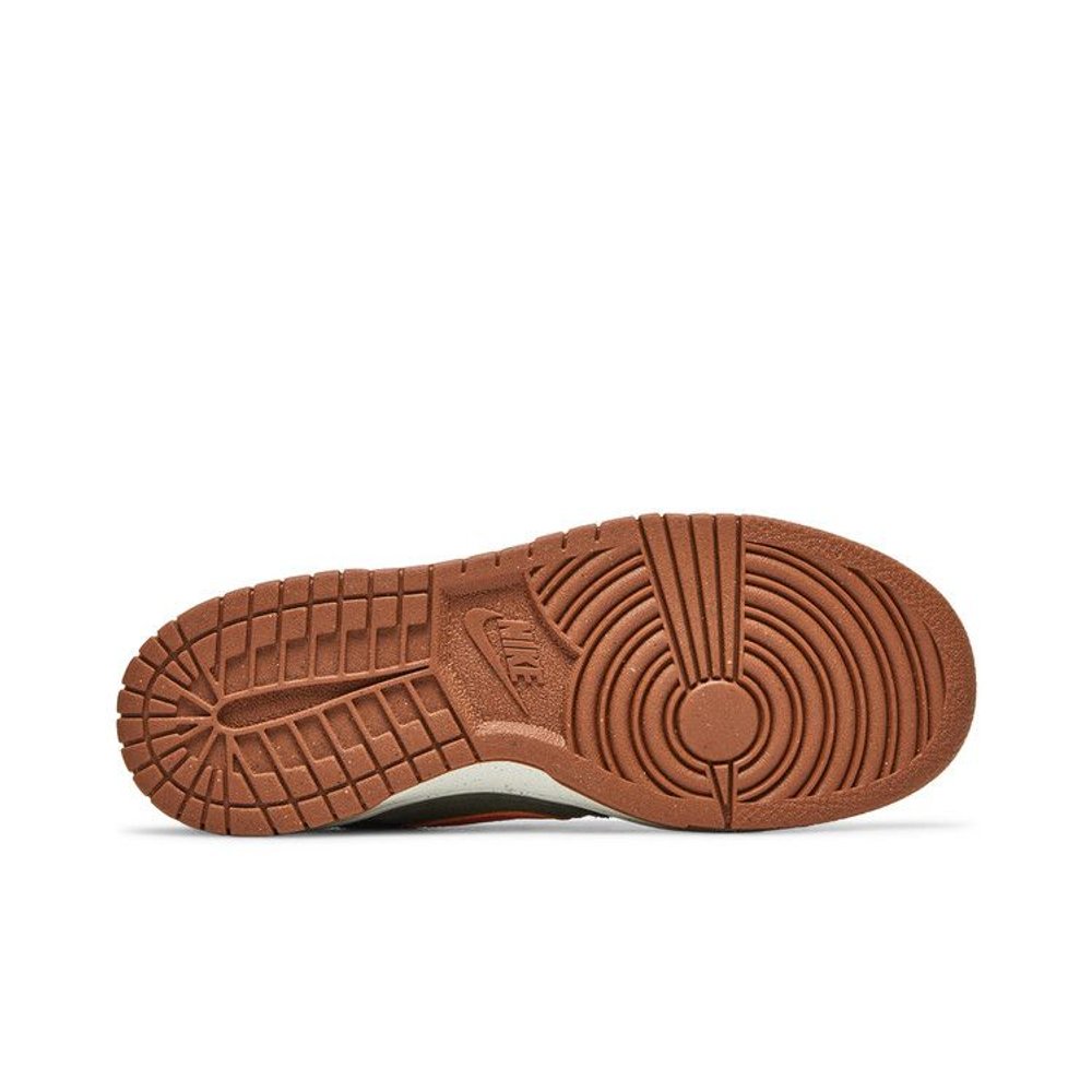 Nike Dunk Low Retro NN Toasty Sequoia (GS) – zadní pohled | Purekickz