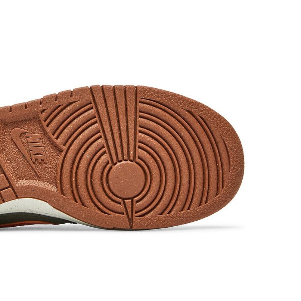 Nike Dunk Low Retro NN Toasty Sequoia (GS) – pohled shora | Purekickz