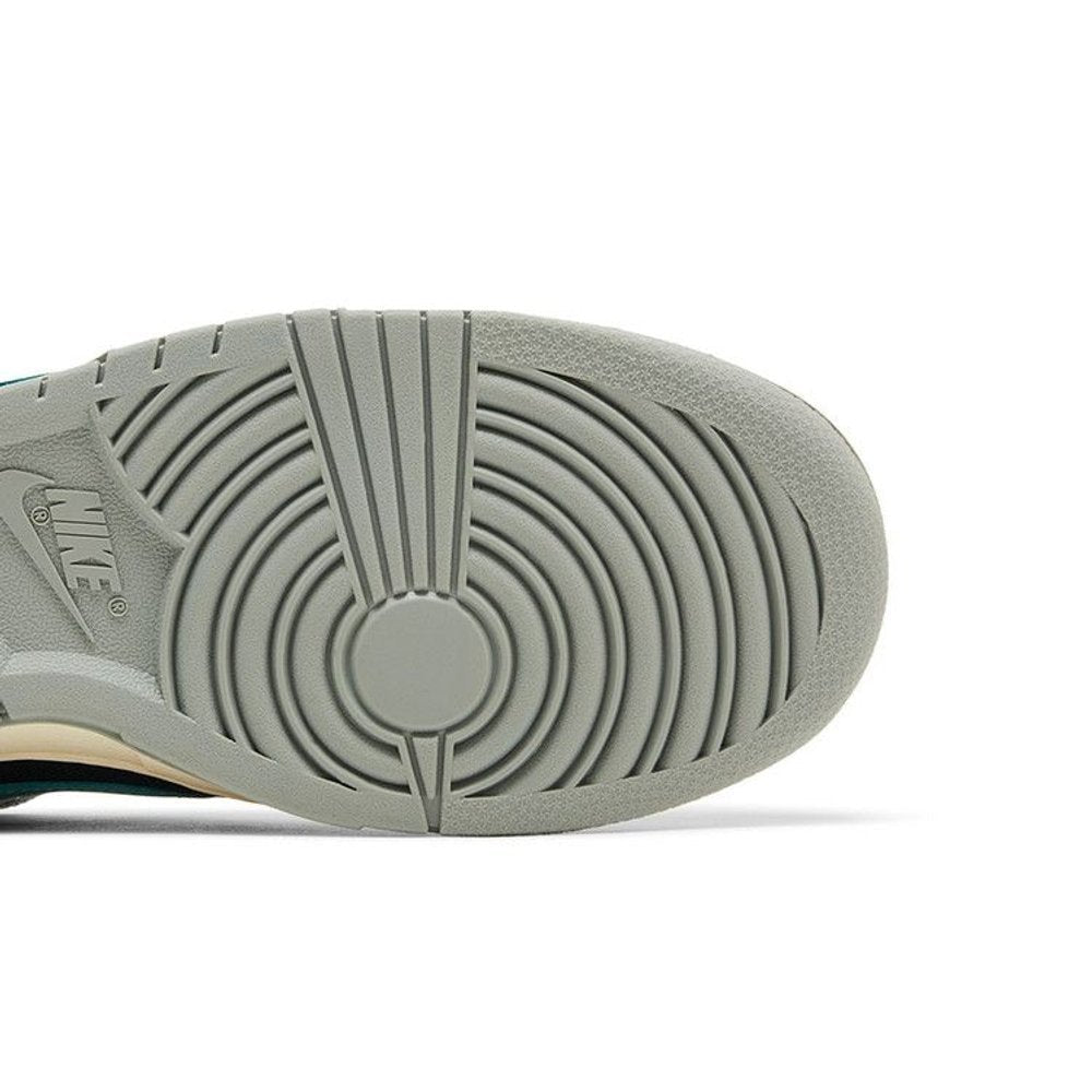 Nike Dunk Low Retro Premium Light Pumice Green Frost – pohled shora | Purekickz