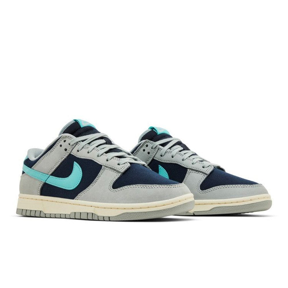 Nike Dunk Low Retro Premium Light Pumice Green Frost – lifestyle foto | Purekickz