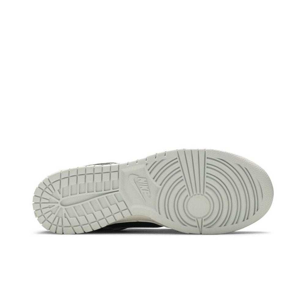 Nike Dunk Low Retro PRM Animal Pack Giraffe/Cheetah – zadní pohled | Purekickz
