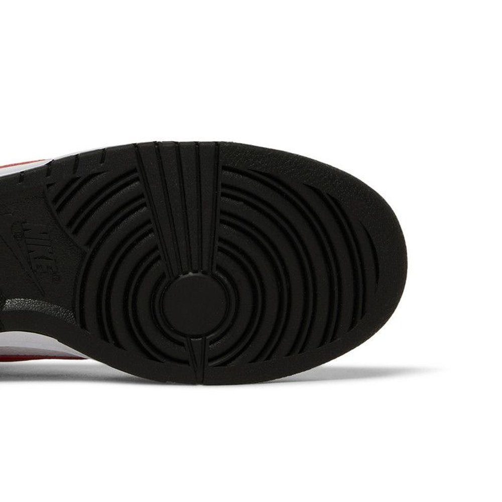 Nike Dunk Low Retro Red Swoosh Panda – pohled shora | Purekickz