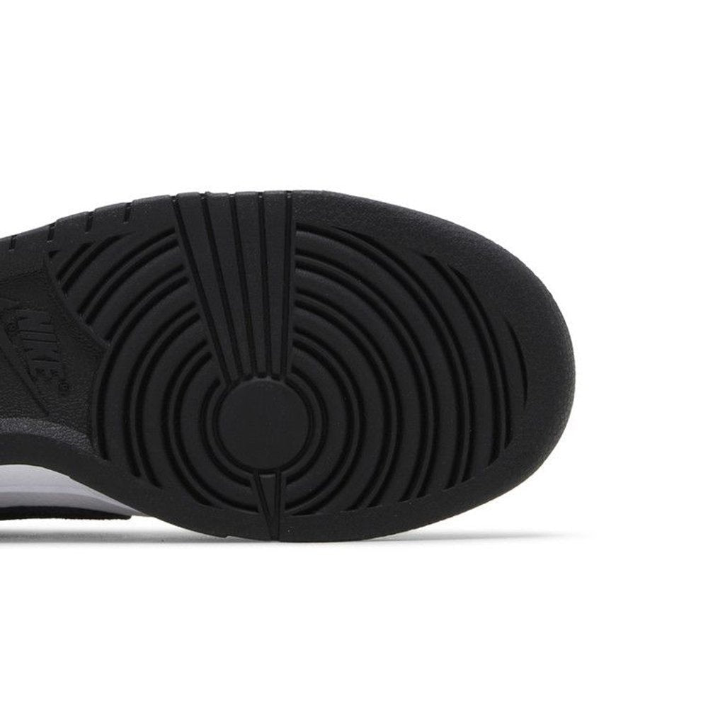 Nike Dunk Low Retro SE Suede Panda – pohled shora | Purekickz