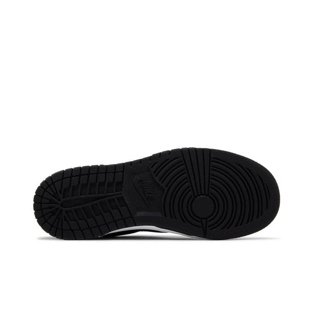 Nike Dunk Low Retro White Black Panda (PS) – zadní pohled | Purekickz