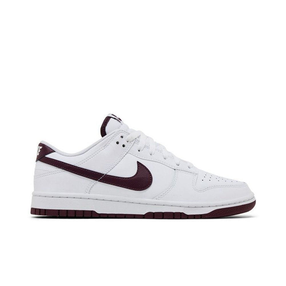 Nike Dunk Low Retro White Night Maroon – boční pohled | Purekickz