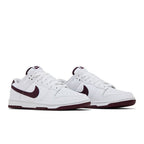 Nike Dunk Low Retro White Night Maroon – lifestyle foto | Purekickz