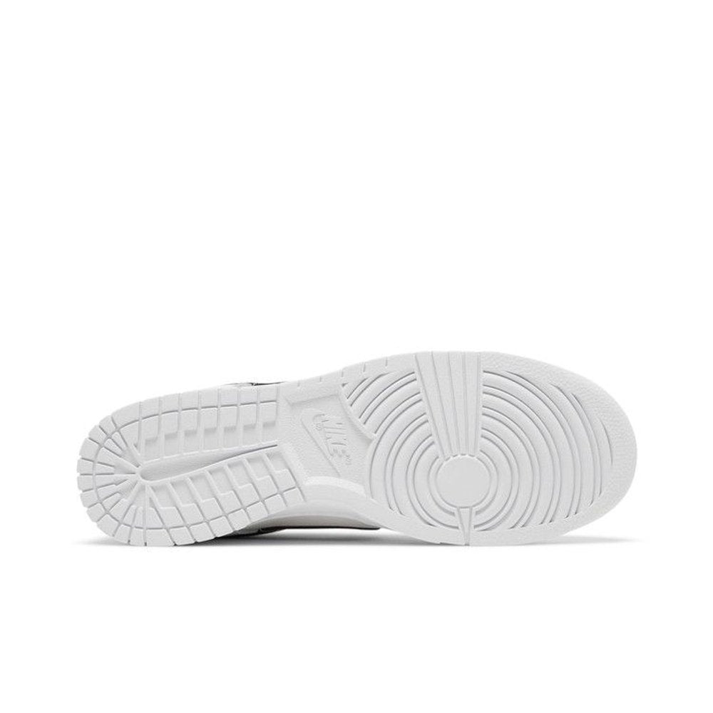Nike Dunk Low Reverse Panda – zadní pohled | Purekickz