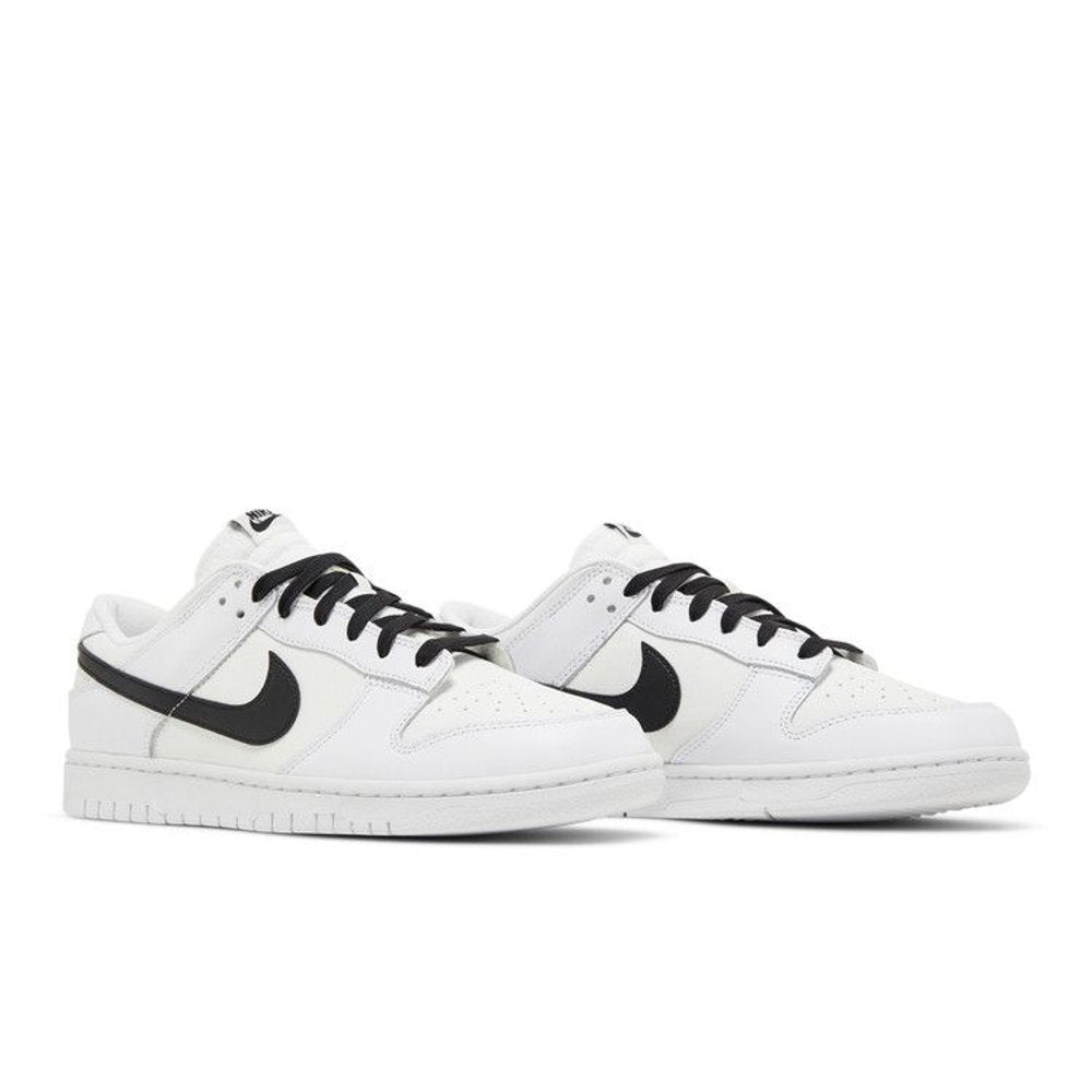 Nike Dunk Low Reverse Panda – lifestyle foto | Purekickz