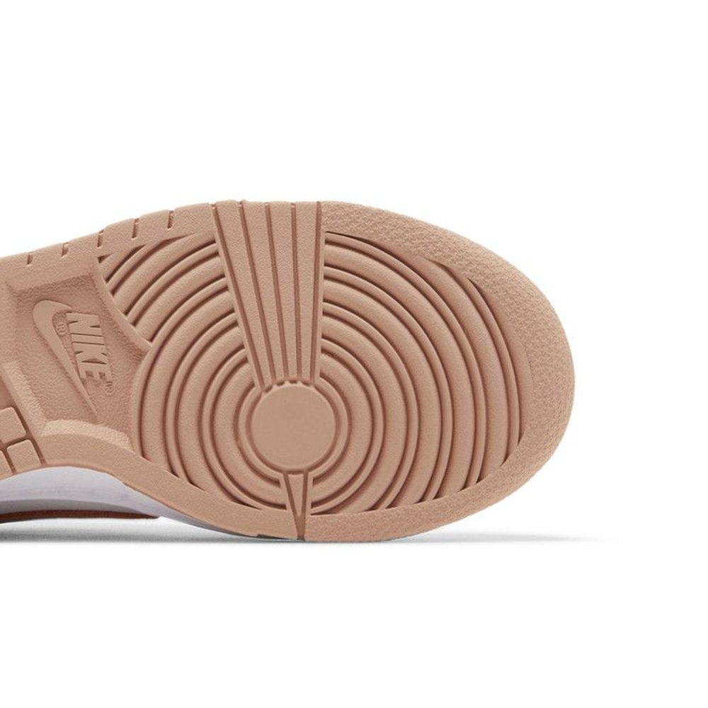 Nike Dunk Low Rose Whisper (W) – pohled shora | Purekickz