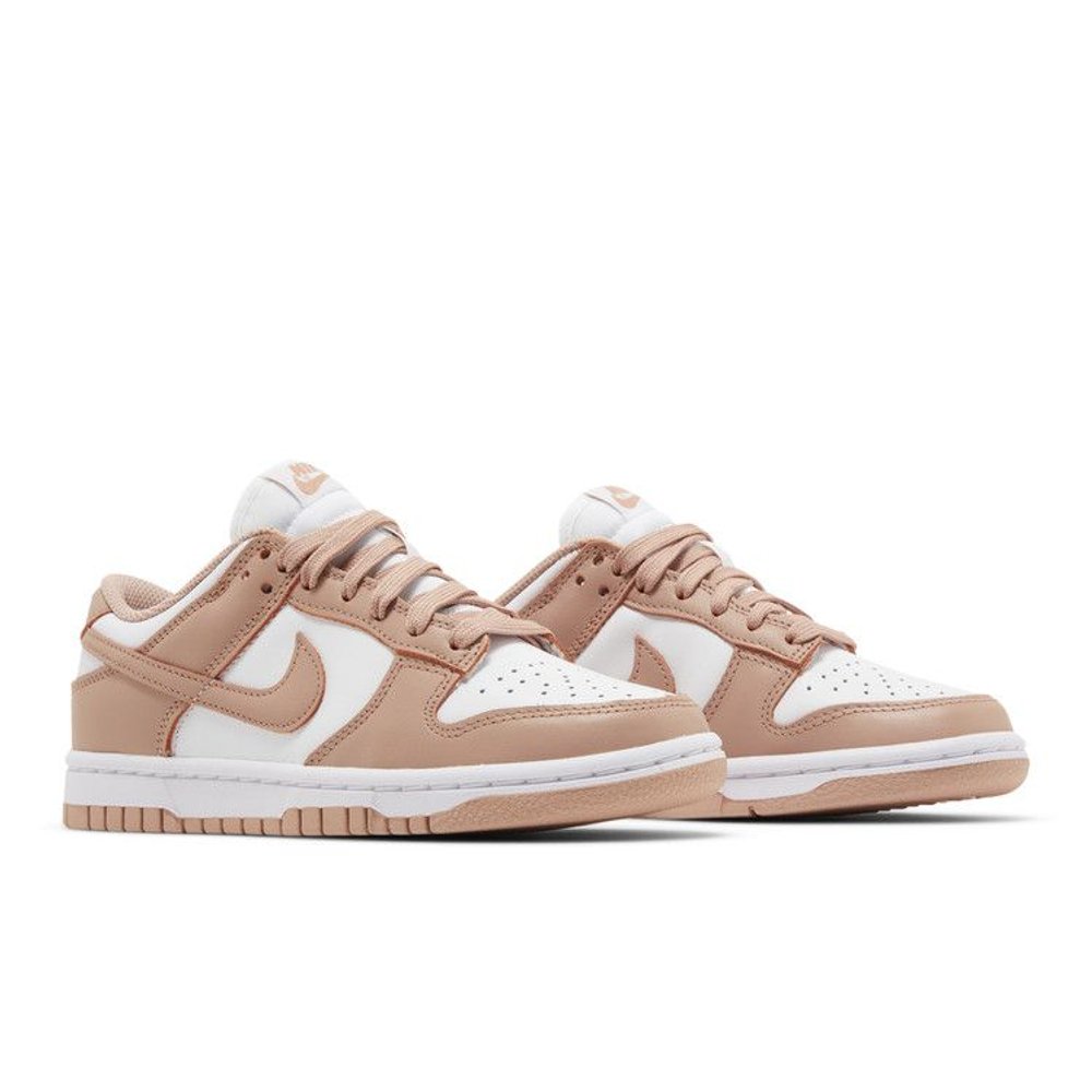Nike Dunk Low Rose Whisper (W) – lifestyle foto | Purekickz
