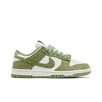 Nike Dunk Low Safari Oil Green (W) – boční pohled | Purekickz