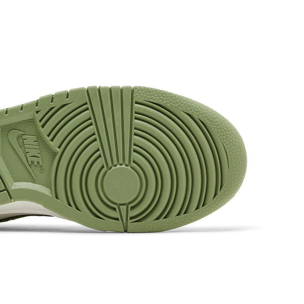 Nike Dunk Low Safari Oil Green (W) – pohled shora | Purekickz