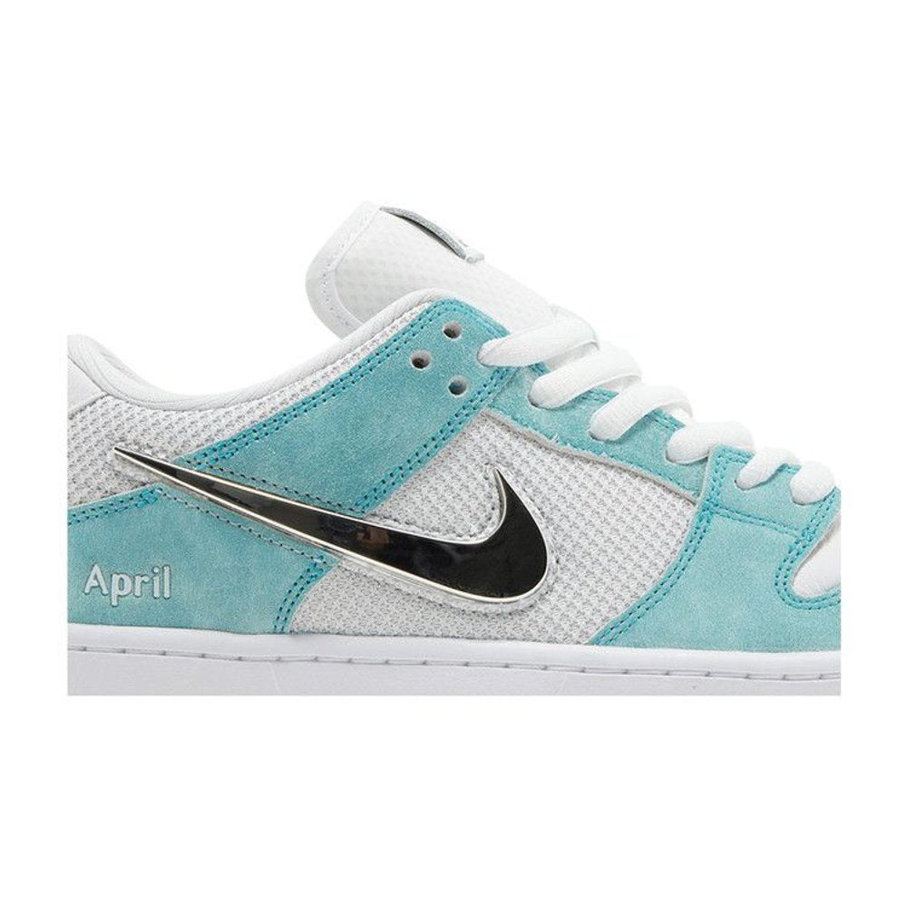 Nike Dunk Low SB Turbo Green – detail | Purekickz
